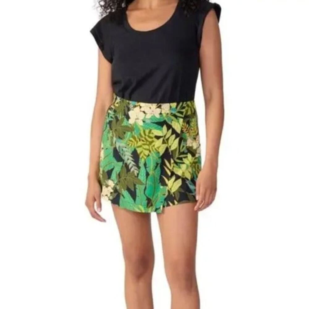 SANCTUARY Skort Size XXS NEW Wrap Skort Tropical Escape Shorts Summer
